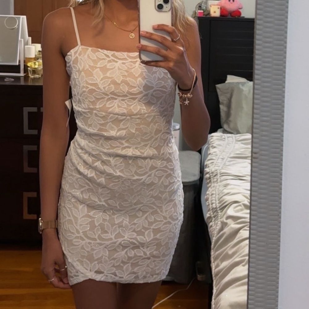 small white windsor dress with tag